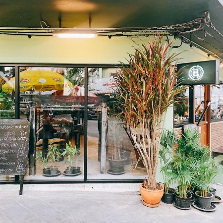 Oasis Cafe And Nap Hostel กรุงเทพมหานคร ภายนอก รูปภาพ