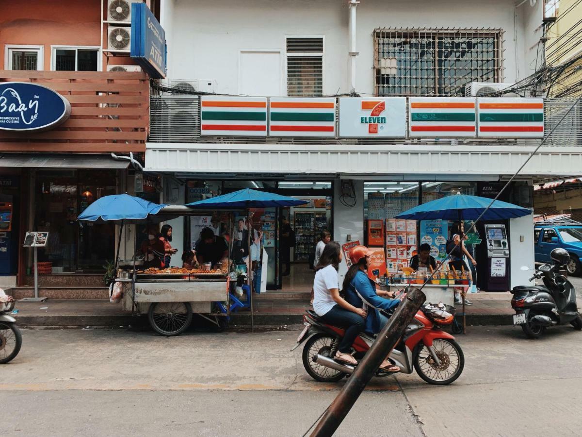 Oasis Cafe And Nap Hostel กรุงเทพมหานคร ภายนอก รูปภาพ