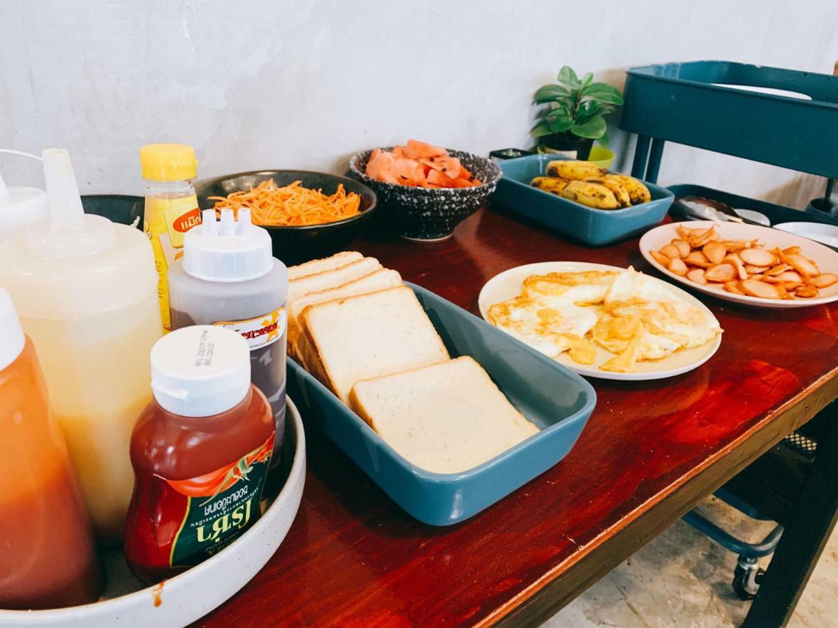 Oasis Cafe And Nap Hostel กรุงเทพมหานคร ภายนอก รูปภาพ