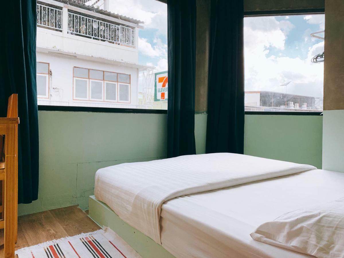 Oasis Cafe And Nap Hostel กรุงเทพมหานคร ภายนอก รูปภาพ